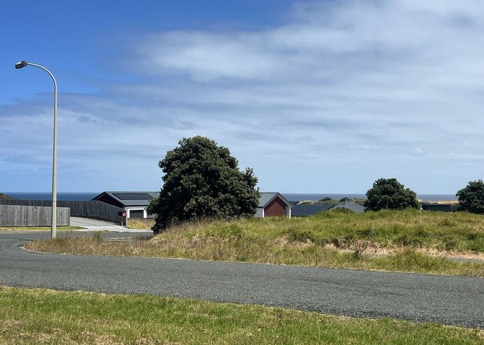  at 2 Pipi Place, Baylys Beach, Kaipara, Northland