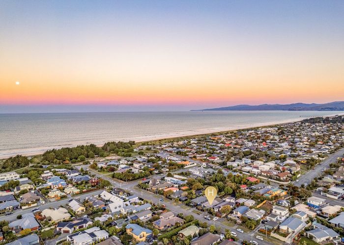  at 26 Larnach Street, Waimairi Beach, Christchurch City, Canterbury