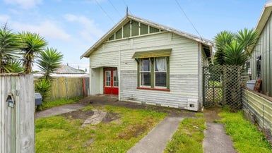 at 15 Manuka Street, Castlecliff, Whanganui
