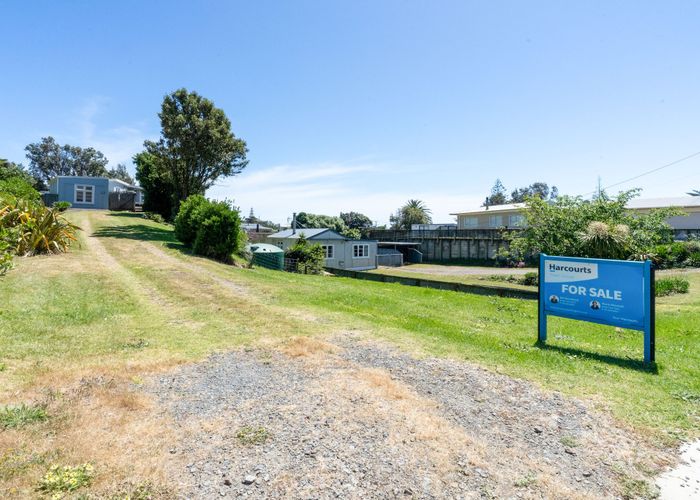  at 143 Kahukura Avenue, Waitarere Beach, Horowhenua, Manawatu / Whanganui