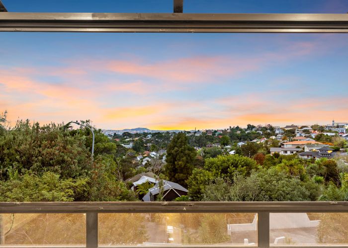  at 2/8 City View Terrace, Birkenhead, North Shore City, Auckland