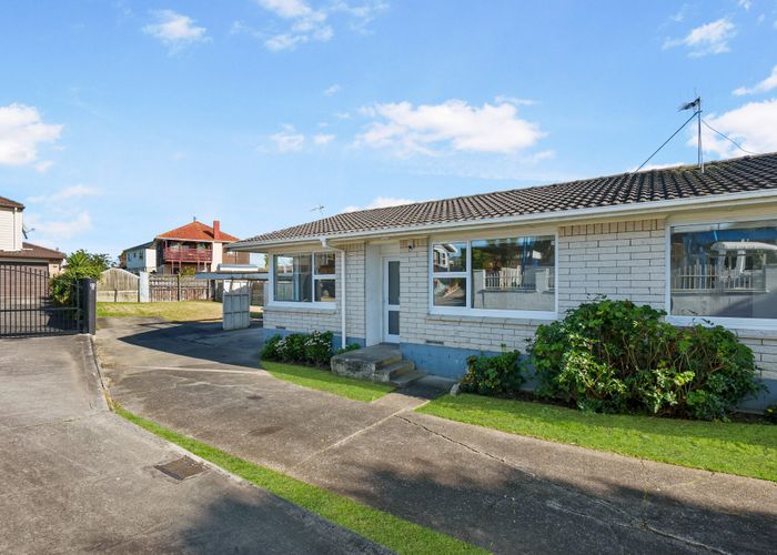  at 82/2 Buckland Road, Mangere East, Manukau City, Auckland