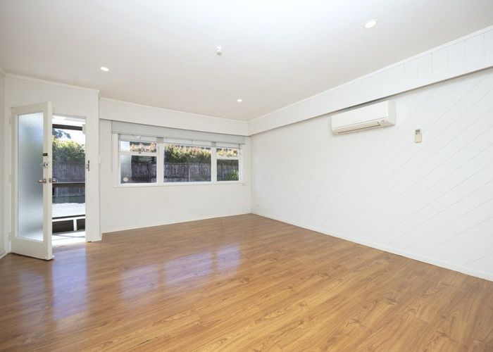  at 1/129 Penrose Road, Mount Wellington, Auckland