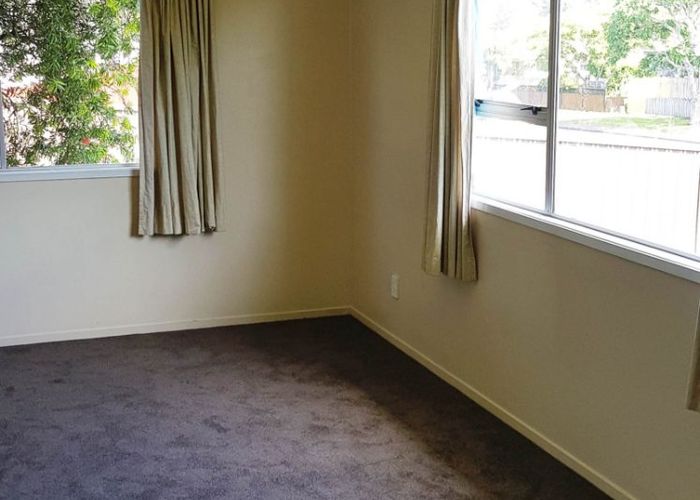  at 133 Universal Drive, Henderson, Auckland