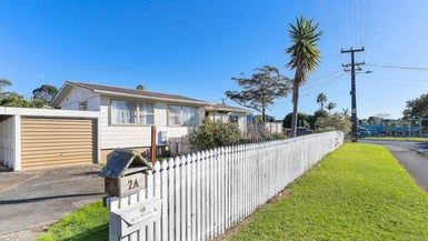  at 2A Barron Drive, Green Bay, Auckland