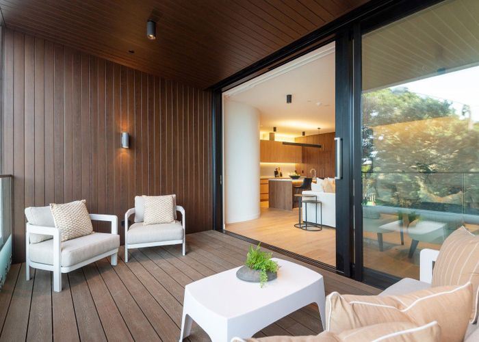  at 13/13/423-427 Beach Road, Mairangi Bay, North Shore City, Auckland