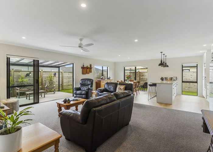  at 51 Couldrey Crescent, Red Beach, Red Beach