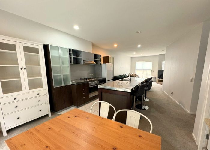  at 5/21 Hunters Park Drive, Three Kings, Auckland