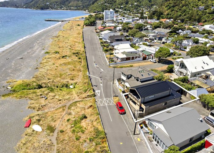  at 133 Marine Parade, Eastbourne, Lower Hutt