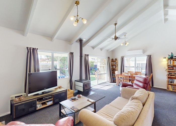  at 43 Kahukura Avenue, Waitārere Beach, Levin