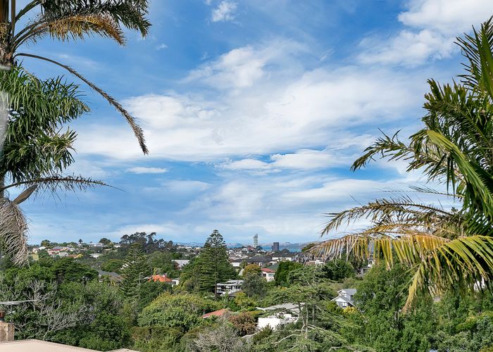  at 1/5 Waipa Street, Birkenhead, Auckland