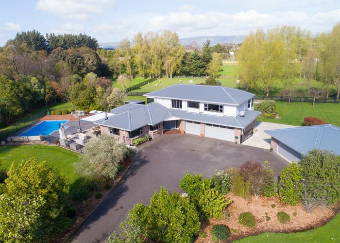  at 136 Tutaki Road, Kelvin Grove, Palmerston North