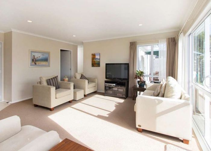  at 34B Vincent Street, Howick, Manukau City, Auckland