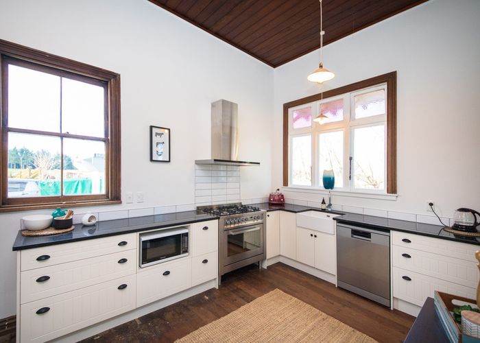  at 1764 Kimbolton Road, Cheltenham