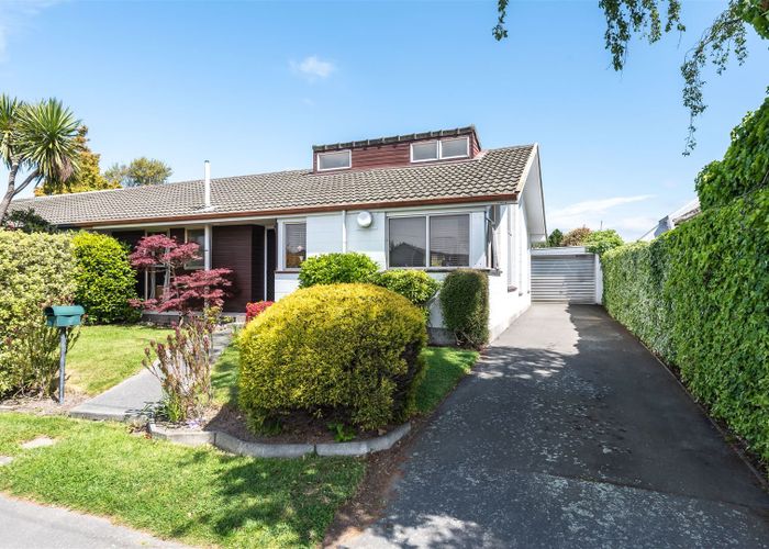  at 2/25 Avonhead Road, Avonhead, Christchurch