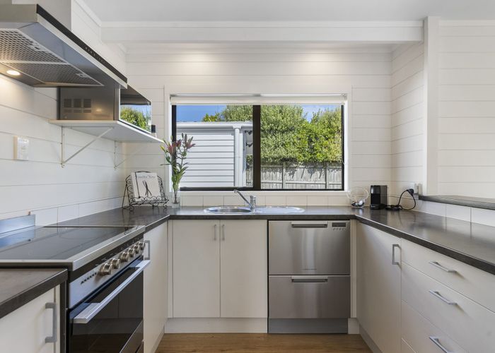  at 114 Pooks Road, Ranui, Auckland
