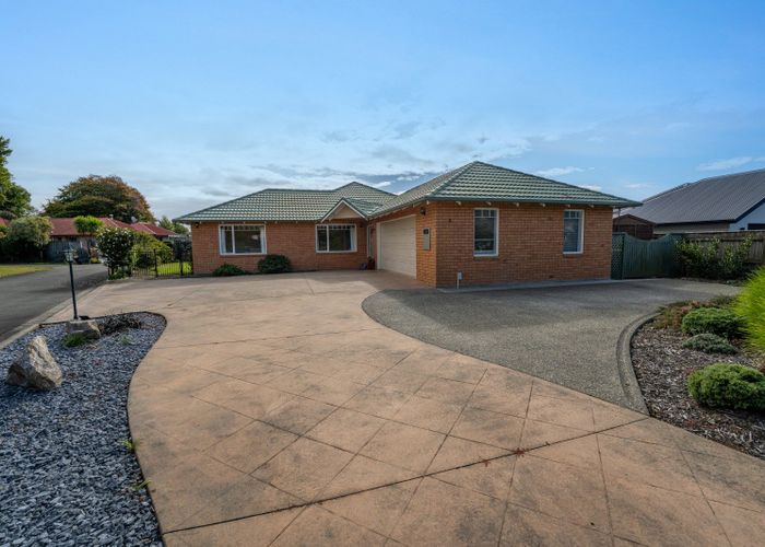  at 8 Heritage Crescent, Richmond, Richmond