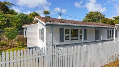  at 8B Gavin Road, Raumati Beach, Paraparaumu
