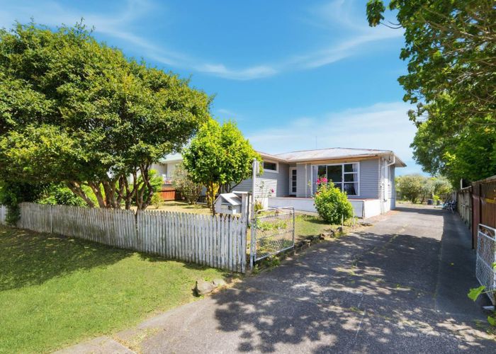  at 18 Statesman Street, Henderson, Waitakere City, Auckland