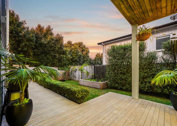  at 8 Carex Way, Long Bay, Auckland