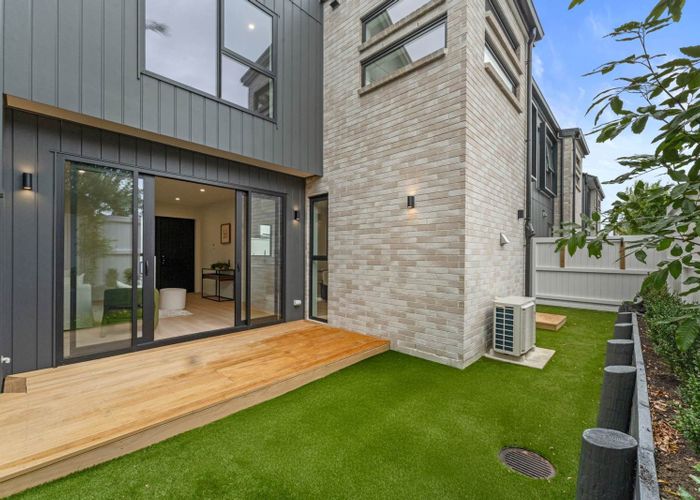  at 2D Coronation Street, Belmont, North Shore City, Auckland