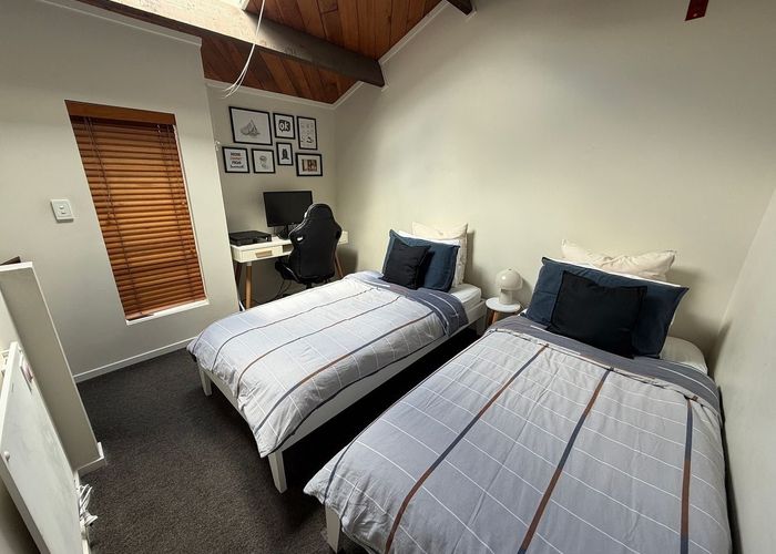  at 2/220 Thorndon Quay, Pipitea, Wellington, Wellington