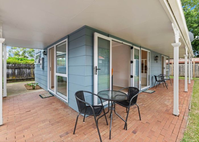  at 2/112 Kolmar Road, Papatoetoe, Auckland