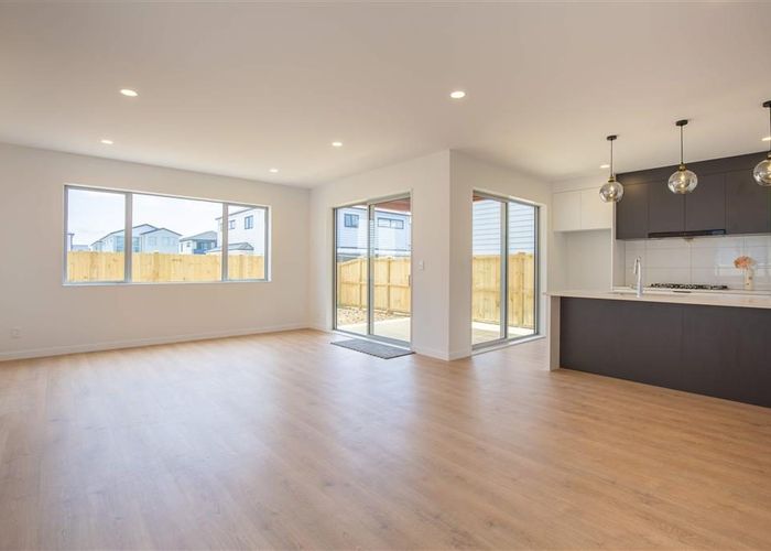  at 4 Toanui Road, Hobsonville, Waitakere City, Auckland