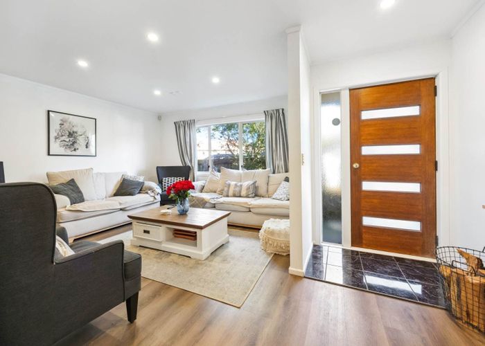  at 19 Zefiro Drive, Massey, Waitakere City, Auckland