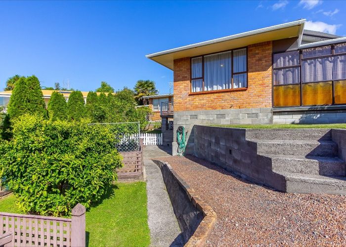  at 6 Leatham Avenue, Strandon, New Plymouth