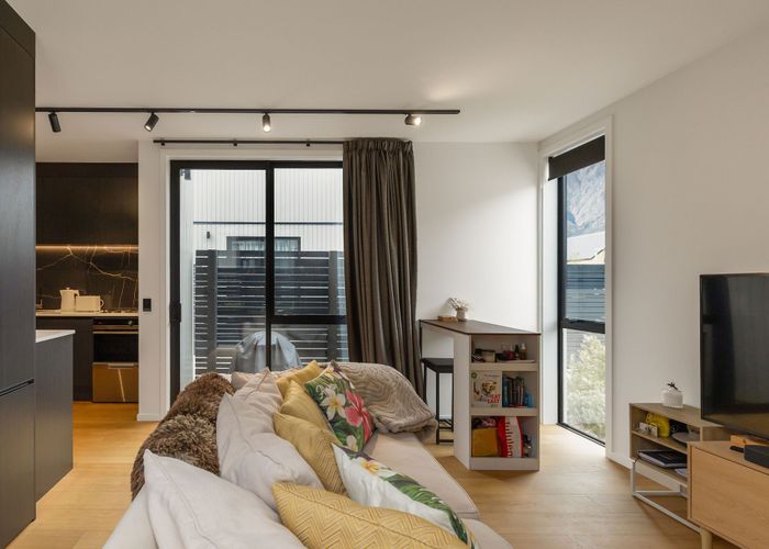  at 35 Casterway Crescent, Jacks Point, Queenstown-Lakes, Otago