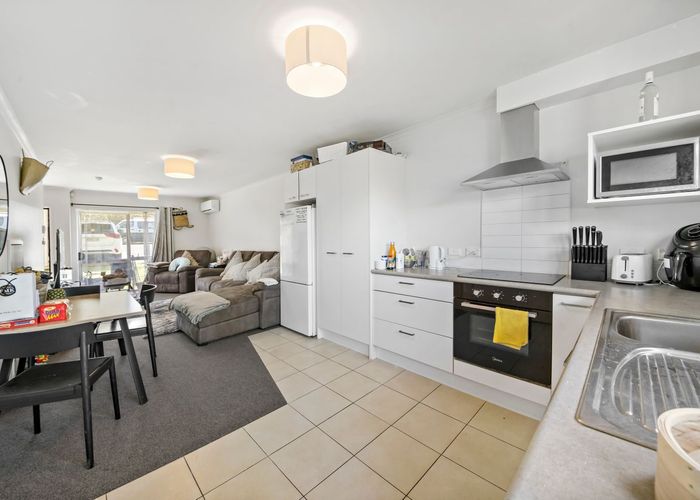  at 12/94 Glengarry Road, Glen Eden, Auckland