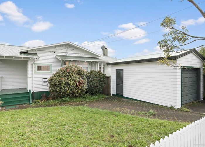 at 29 Mt Roskill Rd, Mount Roskill, Auckland City, Auckland