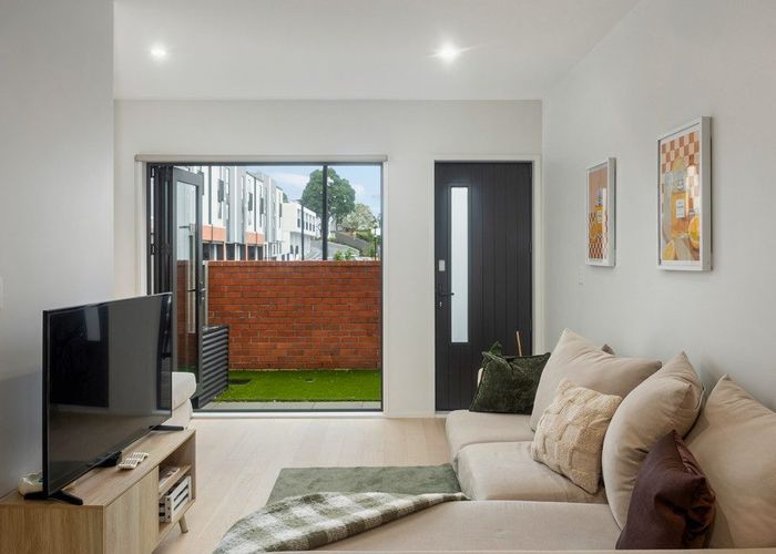  at 31/124 Taylors Road, Mount Albert, Auckland