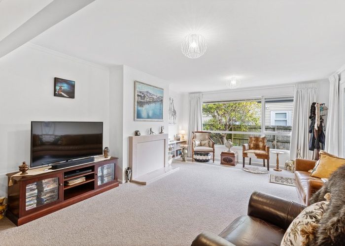  at 2/36 Office Road, Merivale, Christchurch City, Canterbury
