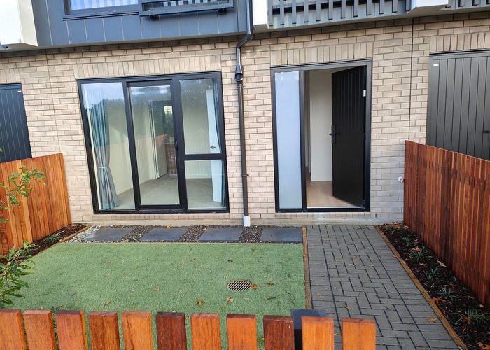  at 24 Glenmore Road, Sunnyhills, Manukau City, Auckland