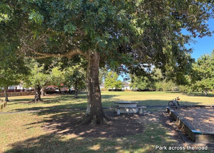  at 5B Glennandrew Drive, Half Moon Bay, Manukau City, Auckland