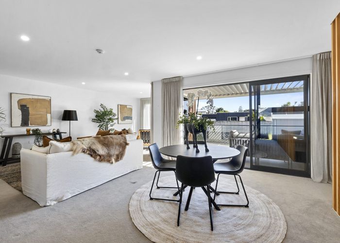  at 2/11A Baring Terrace, Strandon, New Plymouth