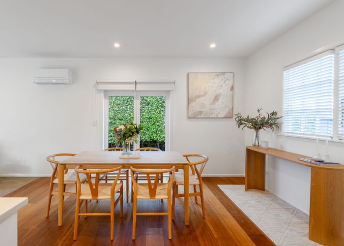 at 34 Beach Road, Northcote Point, North Shore City, Auckland