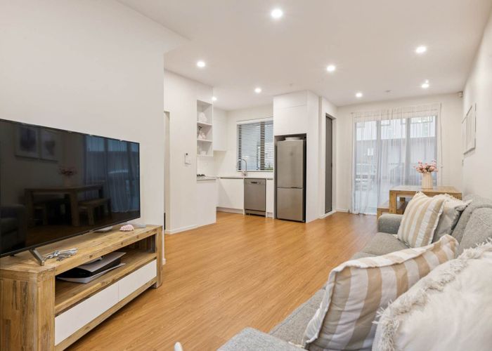  at 4C Whakatupu Road, Flat Bush, Manukau City, Auckland