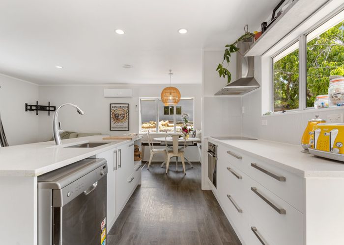  at 101A Kemp Road, Massey, Waitakere City, Auckland