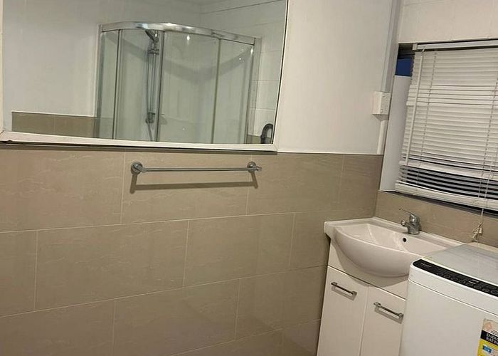  at 1004 East Coast Road, Fairview Heights, North Shore City, Auckland