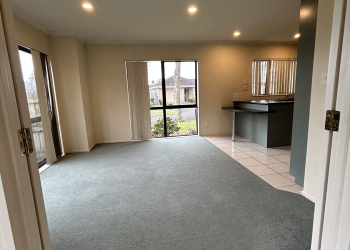  at 8 Brittas Place, East Tamaki, Manukau City, Auckland