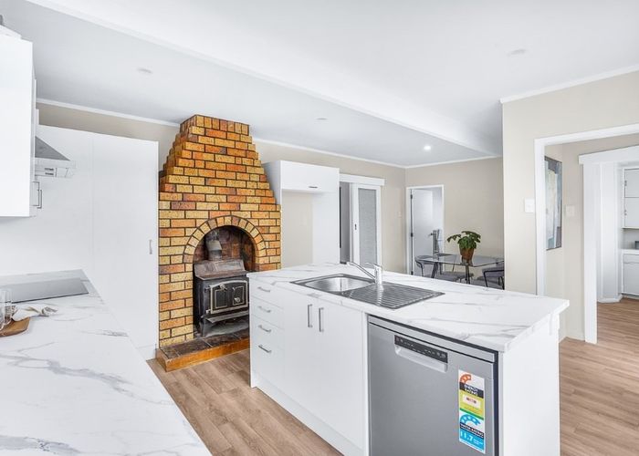  at 11 Frances Street, Hamilton East, Hamilton, Waikato