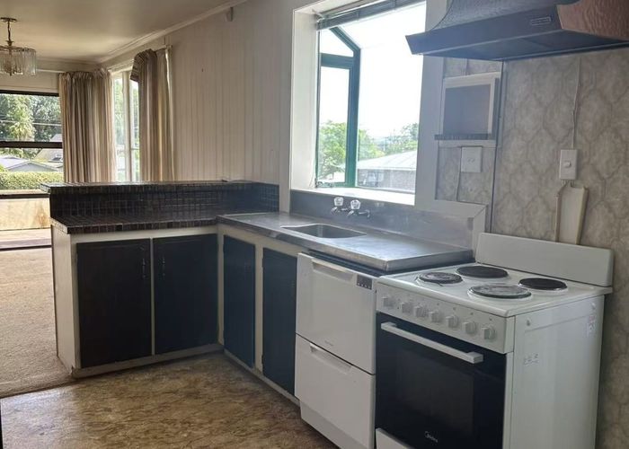  at Mangere Bridge, Manukau City, Auckland