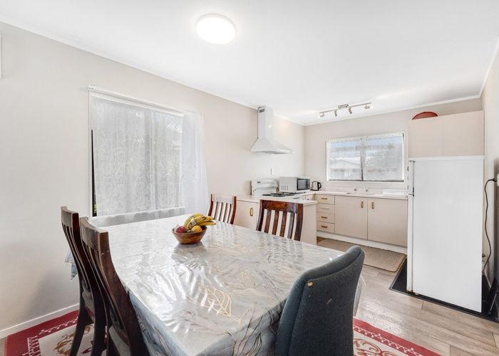  at 4 Dungarvon Place, Clendon Park, Manukau City, Auckland