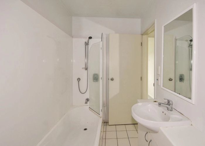  at 18/30 John Jennings Drive, Oteha, North Shore City, Auckland