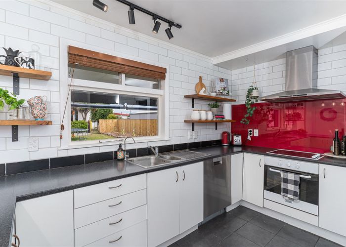 at 6 Newhaven Place, Roslyn, Palmerston North