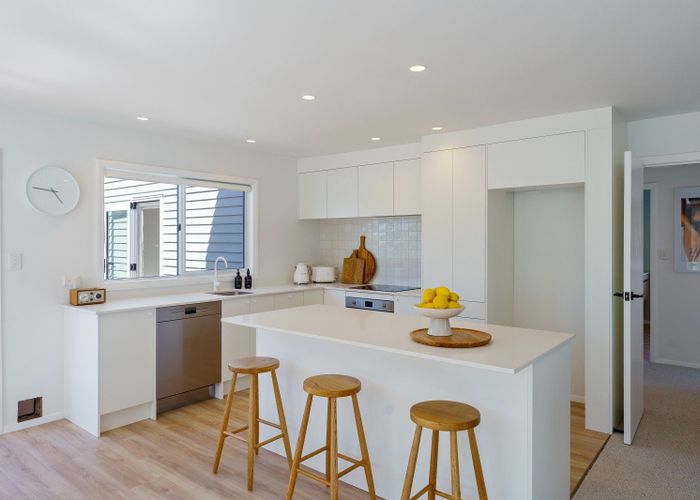  at 4a Huia Road, Raumati Beach, Kapiti Coast, Wellington