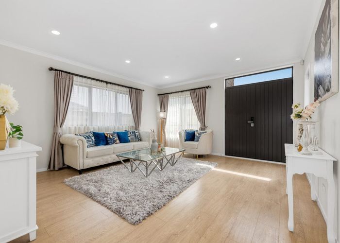  at 5 Hangahai Road, Flat Bush, Manukau City, Auckland
